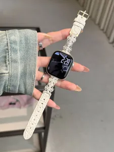 Perlen Kroko Muster Metall Uhrenarmband kompatibel mit Apple Watch, elegantes Accessoire.