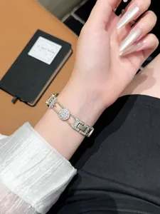 Stern Strass Metall Uhrenarmband Ersatz kompatibel mit Apple Watch Serie. Elegantes Design.