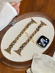 Bracelet de montre en métal étoile élégant pour Apple Watch SE 9 8 7, accessoire chic.