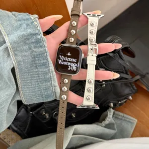 Cinturino per orologio in pelle con borchie metalliche compatibile Apple Watch, chic.