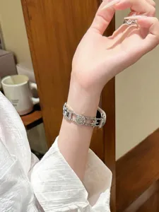 Metall Strass Stern Uhrenarmband Nahansicht, kompatibel mit Apple Watch Serien.