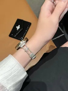 Glänzendes Stern Strass Metall Uhrenarmband kompatibel mit Apple Watch schickes Armband