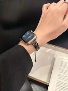 Cinturino per orologio intrecciato in metallo e strass compatibile apple watch