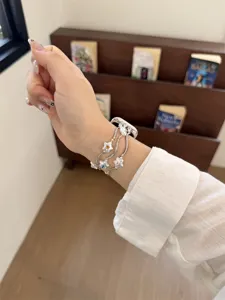 Koreaanse stijl multi-strand ster hanger horlogeband compatibel met Apple Watch SE 9