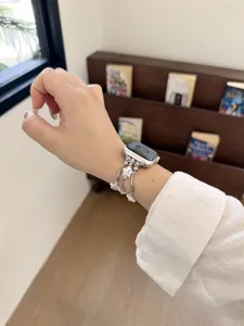Modieuze Koreaanse stijl kralen horlogeband met prachtige bedels voor de Apple Watch.