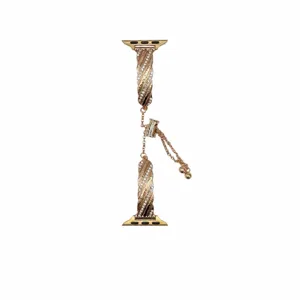 Dettaglio di cinturino per orologio in metallo strass intrecciato per Apple Watch style.
