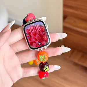 Cinturino per orologio in resina colorata con perle di frutta per smartwatch, stile vivace.