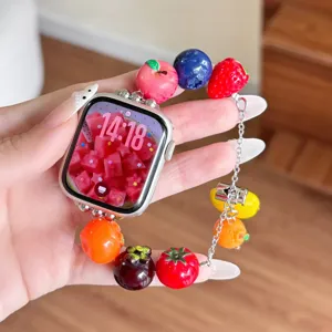 Vista dettagliata del cinturino per orologio in resina di frutta colorata, design carino per smartwatch.