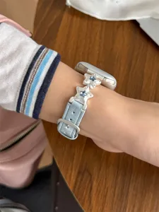 Bracelet de montre en cuir bleu avec detail d etoiles scintillantes pour montre connectee