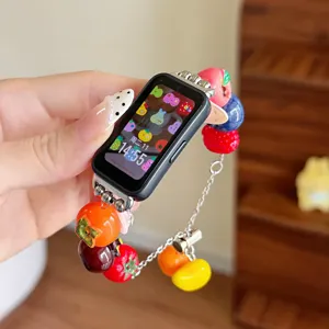 Cinturino per orologio in resina di frutta colorata con catena di metallo, stile carino compatibile.
