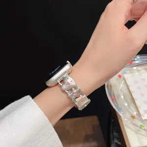 Detailansicht des Herz und Stern Metall Leder Uhrenarmbands mit rosa Strass für die Smartwatch.