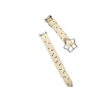 Bracelet de montre en cuir blanc pour montre connectée, motif étoile et bouclette étoile.