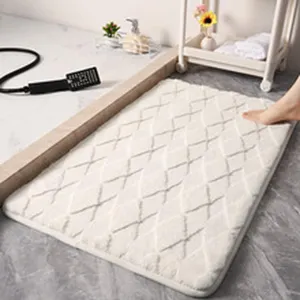 Tapis de bain duveteux en fausse fourrure de lapin à motif losange jacquard, couleur beige.