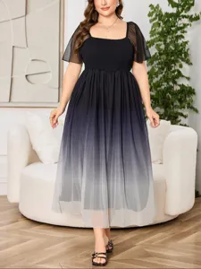 Vestido midi de talla grande degradado con cuello cuadrado, mangas cortas transparentes y corpiño.