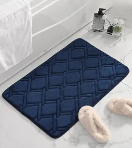 Tappeto da bagno spessa in memory foam con motivo geometrico goffrato, assorbente.