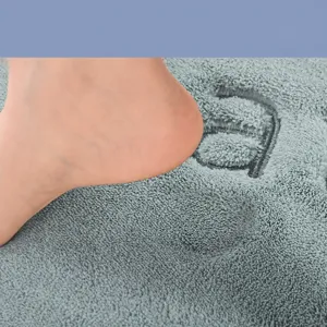 Weiche saugfähige Badematte mit gesticktem Buchstaben, dicke Plüsch-Fußmatte für das Badezimmer.
