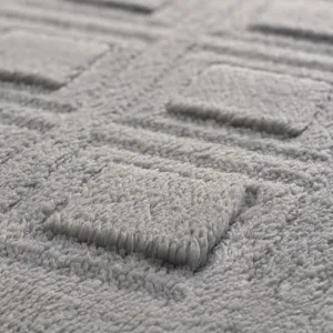 Memory foam bath mat, soft velvet anti-slip floor rug for bathroom, thick and absorbent.