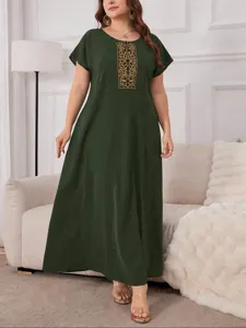 Plus size dark green maxi dress featuring elegant gold embroidery detail for women.