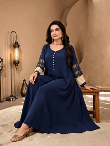 Elegantes dunkelblaues Maxikleid mit langen Ärmeln, Spitze und Knöpfen für stilvolle Anlässe.