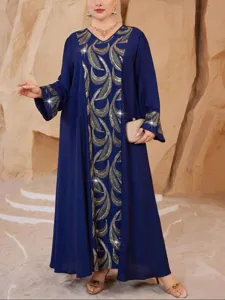 Bellissimo abito lungo blu royal taglia forte con ricamo dorato elegante manica lunga.