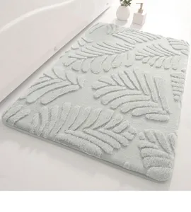 Thickened memory foam bath mat with soft faux rabbit fur and anti-slip backing for bathroom.