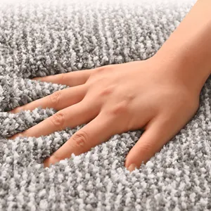 Verstärkte Mikrofasermatte mit Streifen für Badezimmer, Küche und den Eingang.