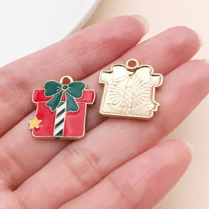 Détail de pendentif boîte cadeau de Noël en émail alliage, accessoire de bijoux DIY.