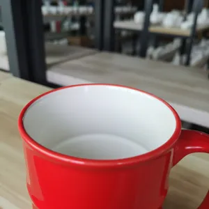 Kreative Keramik Kaffeetasse Ölfassförmige Wassertasse für Büro Geschenke Detailansicht