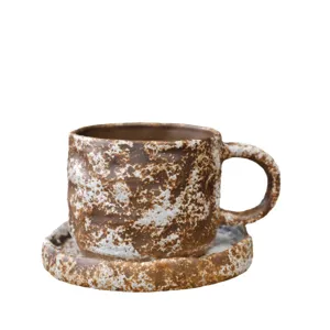 Ensemble tasse et soucoupe a cafe en ceramique retro, belle tasse de the rustique pour la cuisine.