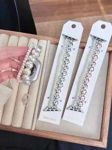 Bracelet de montre en perles compatible avec Apple Watch, bracelet chic en metal pour iWatch.