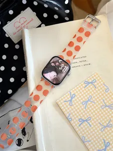Bracelet de montre en silicone à pois orange compatible avec Apple Watch Series SE 9 10 11