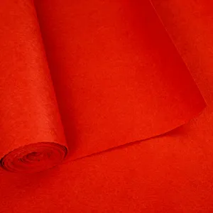Rode vliesstof evenementen tapijtrol 2mm dik voor buiten bruiloft feest decoratie