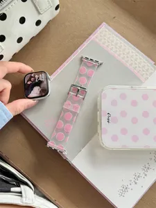 Bracelet de montre en TPU silicone à pois roses transparents compatible Apple Watch détail
