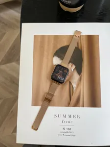Cinturino per orologio in metallo milanese oro rosa compatibile con Apple Watch, elegante.