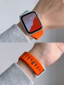Detail van twill enkelstift siliconen horlogeband, compatibel met Apple Watch modellen.