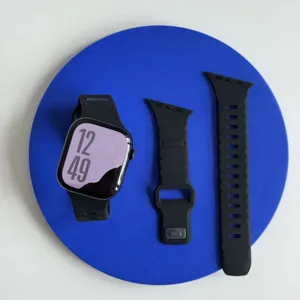 Siliconen horlogeband en smartwatch set compatibel met apple serie, flexibel zwart design.