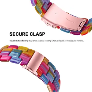 Cinturino per orologio in resina colorata con chiusura pieghevole sicura e comoda.