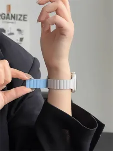 Cinturino magnetico in silicone per smartwatch compatibile con Apple Watch ricambio