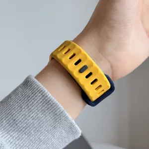 Siliconen horlogeband vervangingsband compatibel met Apple Watch Series, robuust ontwerp.