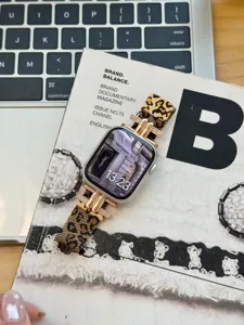 Modisches Leopardenmuster Doppelschlauch Milanese Uhrenarmband mit Strass für Smartwatches.