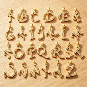 Collier Pendentif Initiale Hip Hop en Cuivre Plaqué Or Lettre en Écriture Cursive Incrustée de Zirconia Accessoires de Bijoux DIY Unisexe