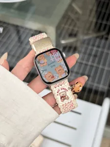 Nylon gevlochten horlogebandje met schattige berenbedel compatibel met Apple Watch.