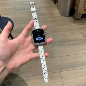 Wit polkadot lederen bandje met mooie strass horlogekast compatibel met smartwatch.