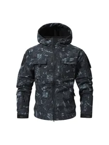 Veste softshell tactique camouflage pour homme, coupe-vent cargo ample et confortable.