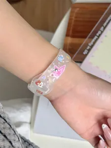Bracelet de rechange montre connectée en silicone transparent avec motif ours et étoile mignons.