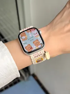 Nylon geweven horlogeband met schattige berenhanger, compatibel met Apple watch serie.