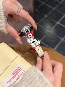 Leder Smartwatch Armband mit süßen welpen Metallanhängern, kompatibel mit Huawei GT Serien.
