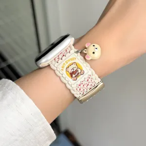 Nylon Geweven Apple Watch Bandje met Schattige Beren Bedel en Geborduurde Patch Hoofdweergave