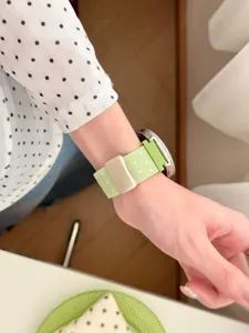 Grünes Nylon Stern Uhrenarmband kompatibel mit Apple Watch, weiches gewebtes Ersatzarmband.