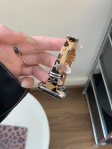 Cinturino per orologio in cavallino leopardato compatibile Apple Watch dettaglio